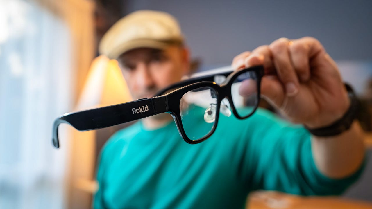 Rokid Glasses hands-on (Jason Hiner)
